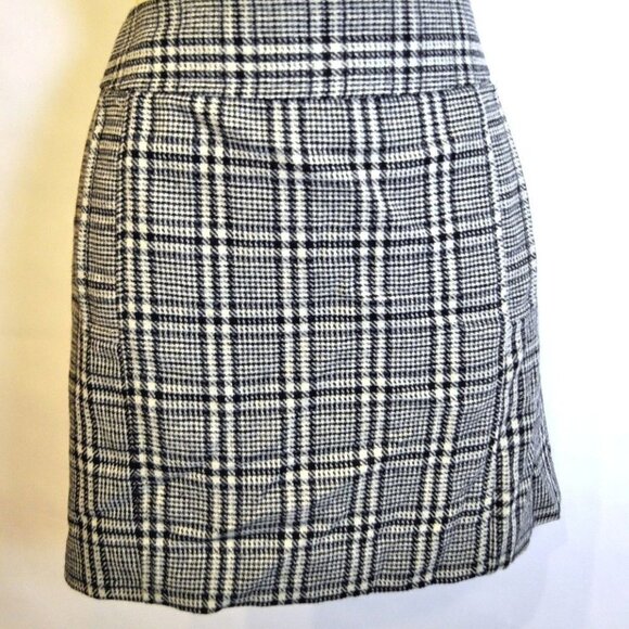 NWT Banana Republic Plaid Mini Skirt 10P Wool Blend Lined Faux Pockets - Picture 1 of 3